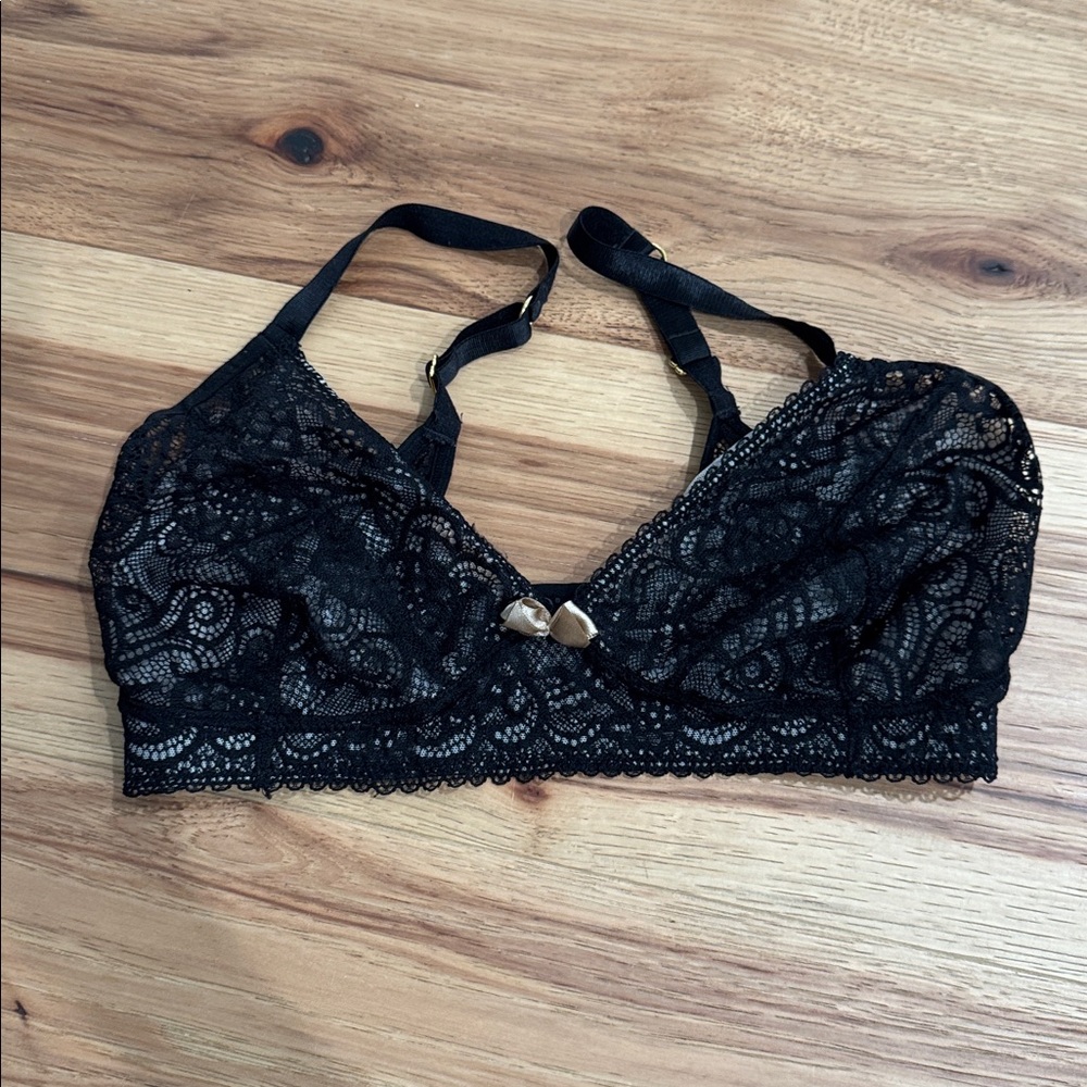 AnaOno Black Lace Bralette. Unlined. Size small 32.